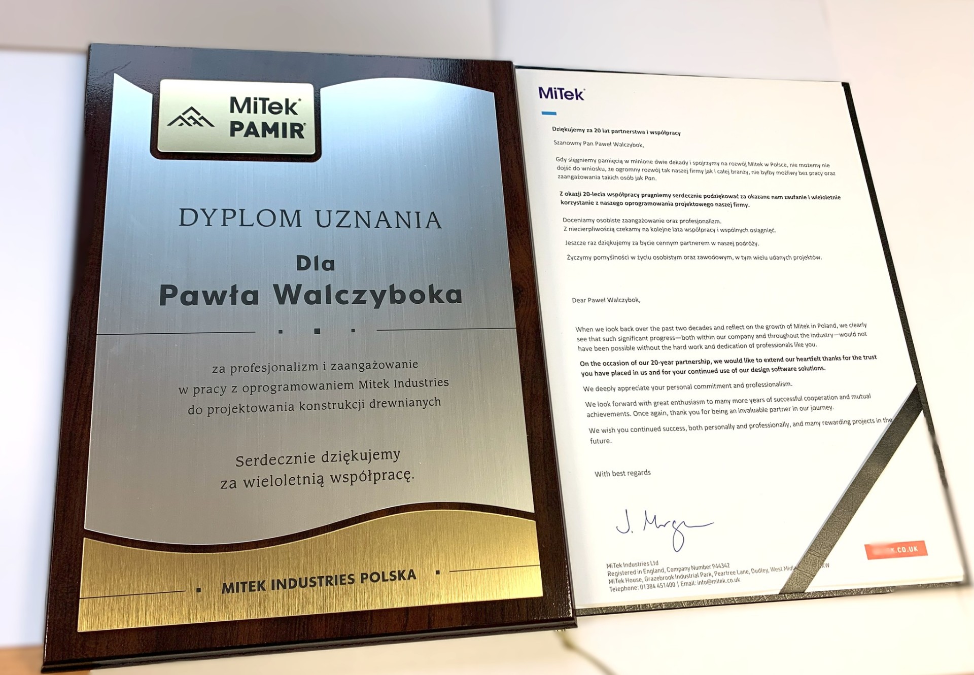 Dyplom uznania MiTek Industries Polska dla Pawła Walczyboka za 20 lat współpracy